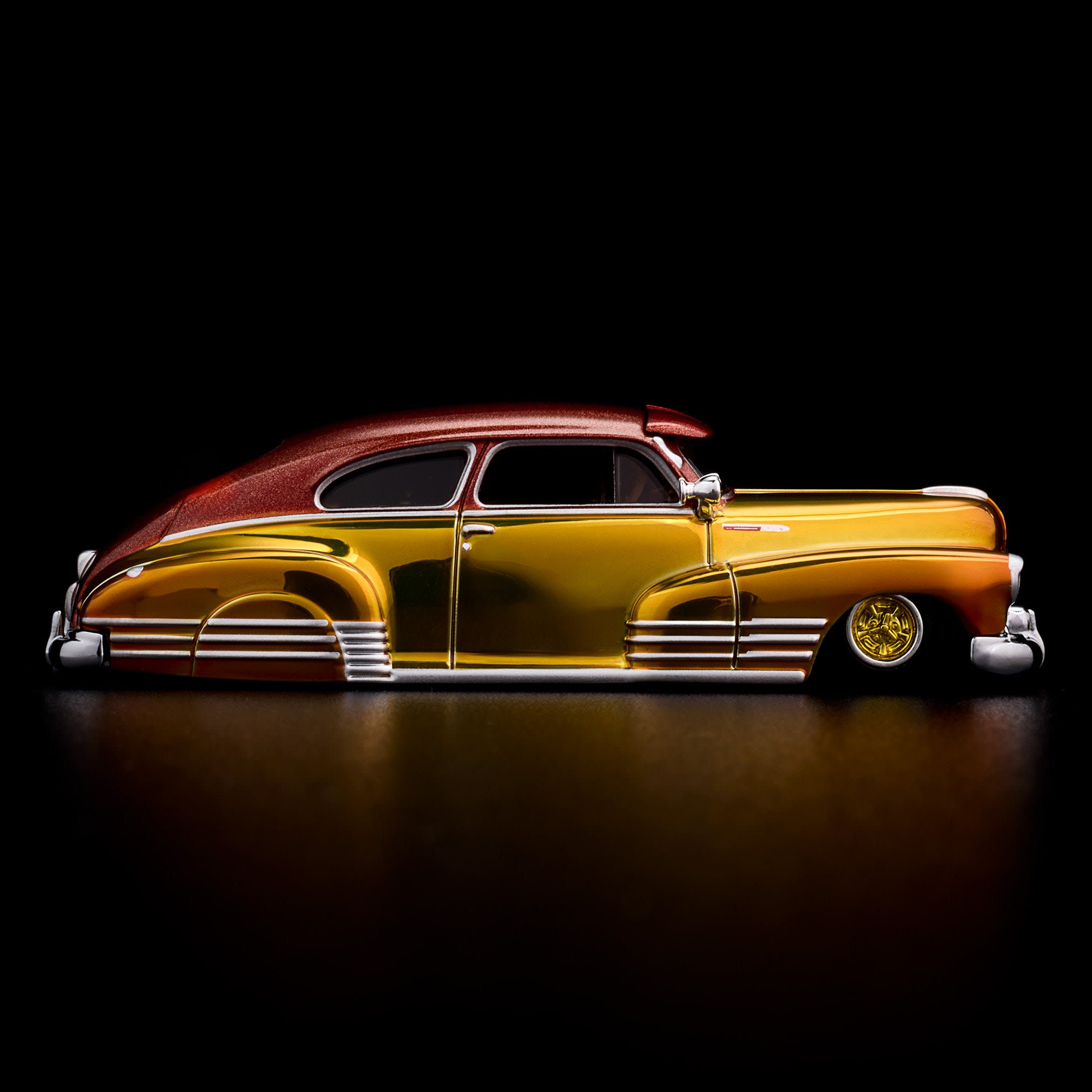 JJY66-BH12 Hot Wheels RLC Exclusive 1948 Chevy Fleetline